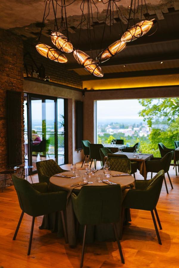 Restaurant & Pension U Hradu Šternberk Exteriör bild